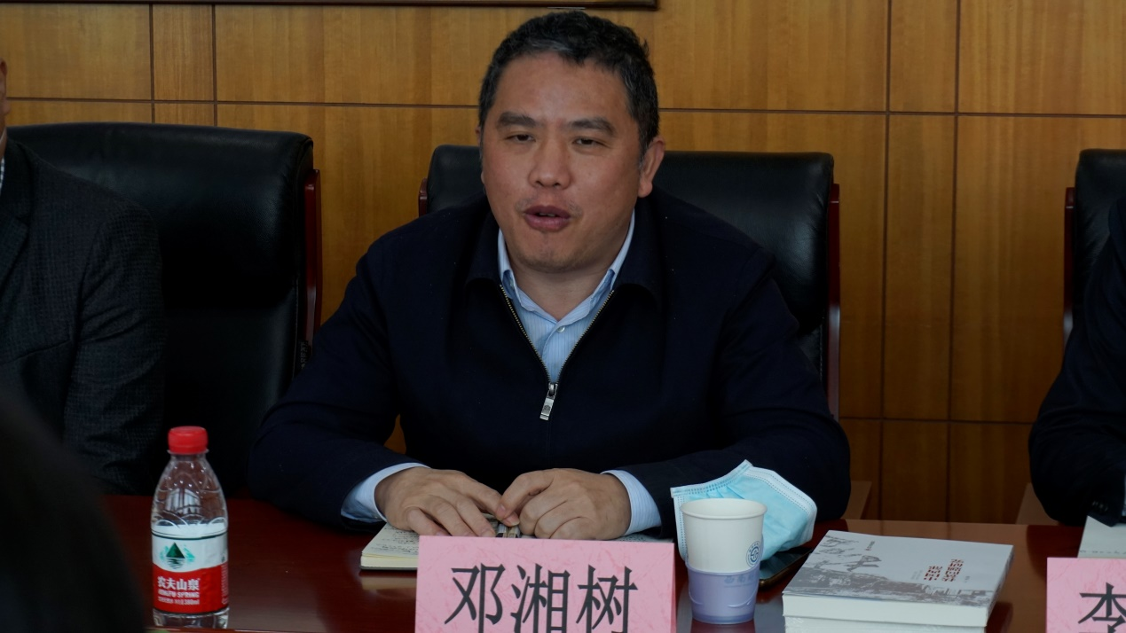 “彝路相伴”“牵手伴行”行动计划厅校合作推进座谈会在熟女a片召开