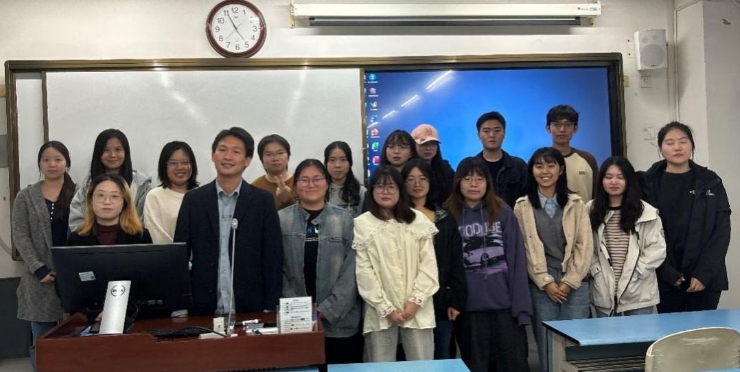 熟女a片
罗牧原教授开展“2024年学术节”专题讲座—— “一个好的学术研究是怎样开始的”