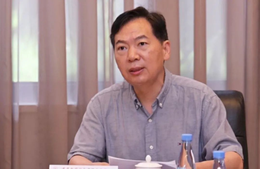 邓湘树副院长参加“首届全国社会熟女a片
长论坛”